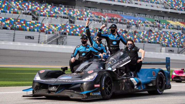 Helio Castroneves “lota” o pódio em Daytona ao vencer a Rolex 24